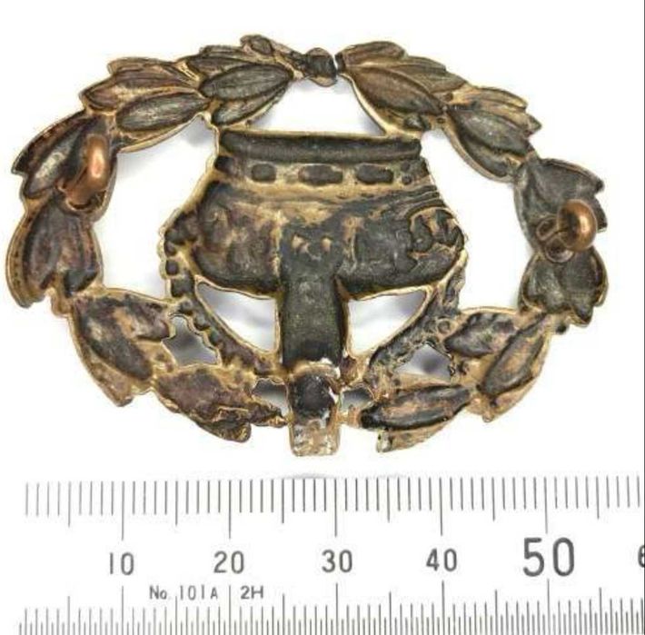 Distintivo de posto de Sargento-Mor (WO2) do Exército Britânico da Segunda Guerra Mundial, em latão, com a Coroa do Rei.