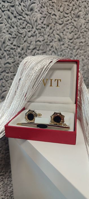 Запонки і зажим набір