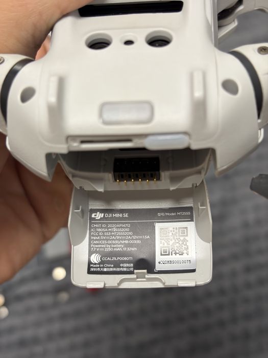 Продам dji mini se