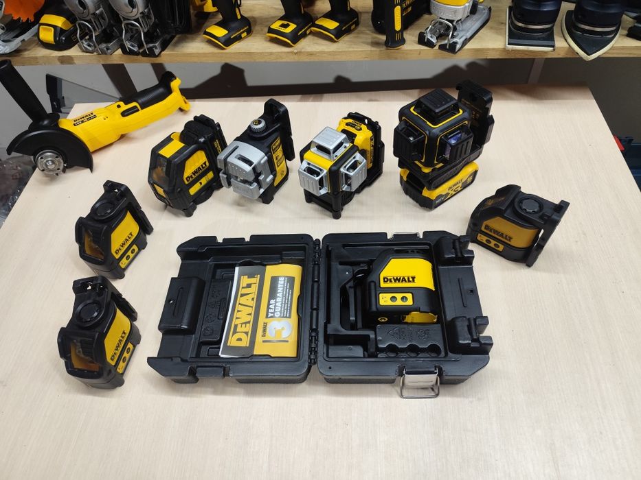 Вживаний DeWalt DW088CG  лазерний рівень Деволт оригінал