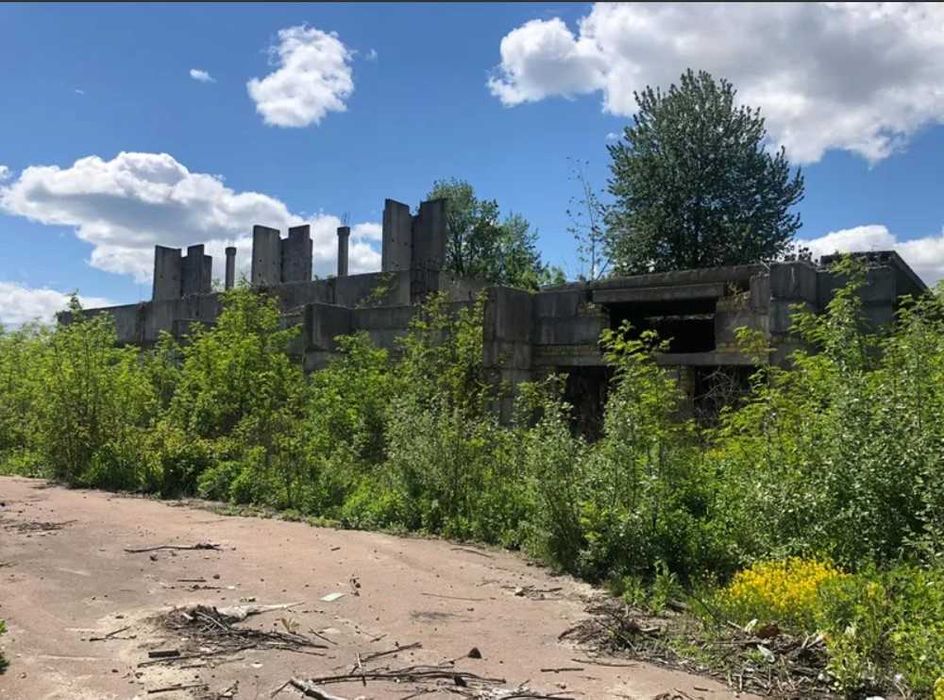 Незавершене будівництво м. Київ, пр. Академіка Глушкова, 42