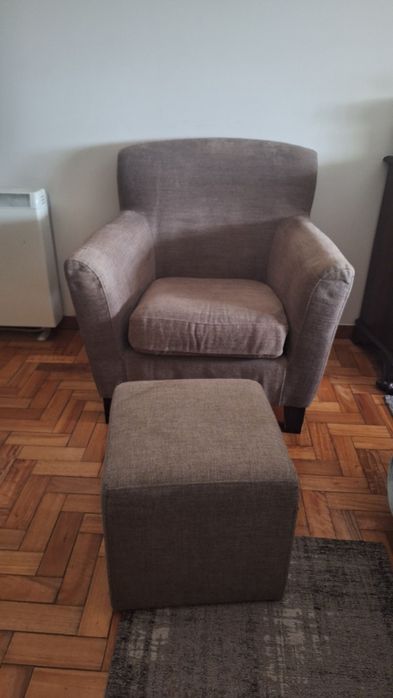 Cadeirao com puff para despachar