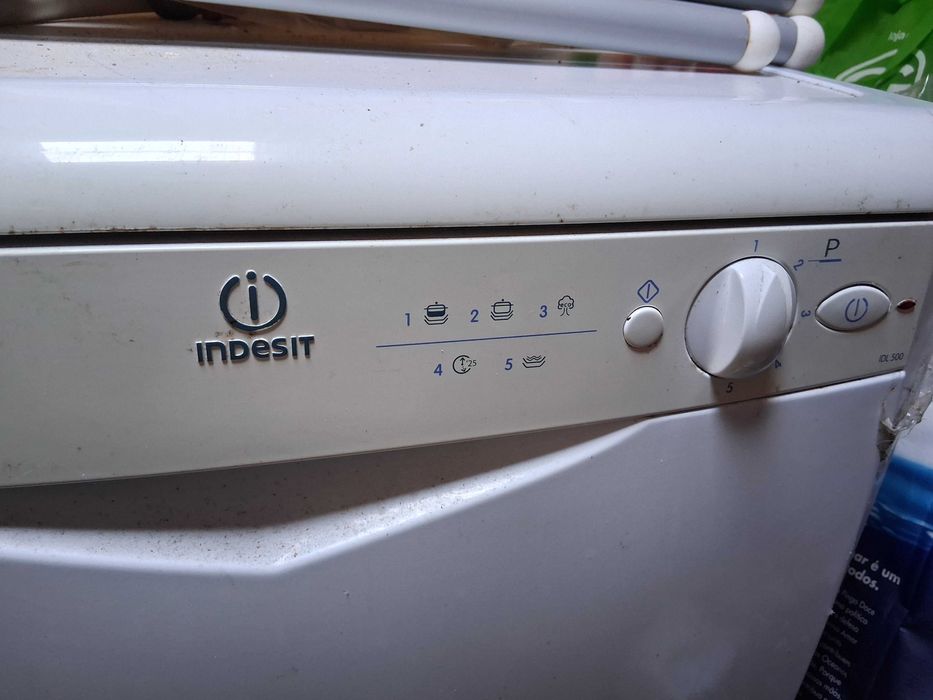 Máquina lavar loiça indesit