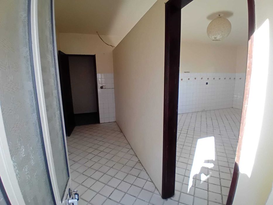Moradias e terreno para venda - 843 m2 - Cruz da Légua - Porto de Mós