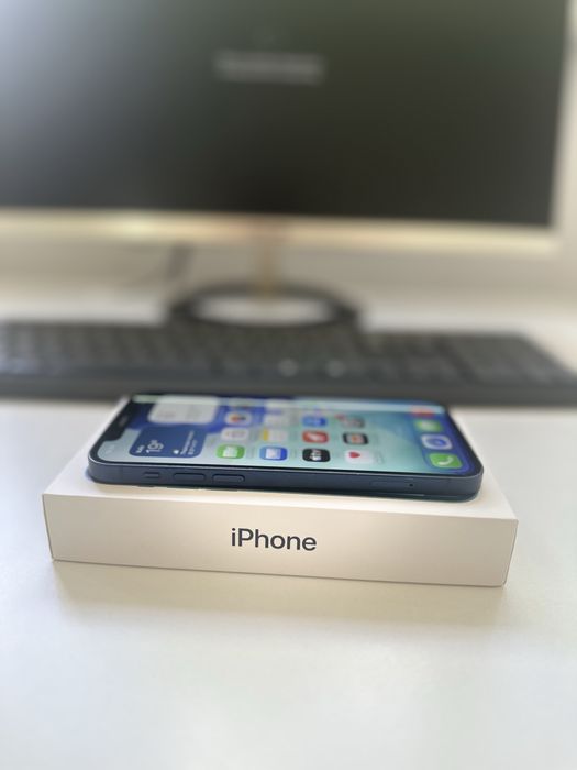 Продам Iphone 12