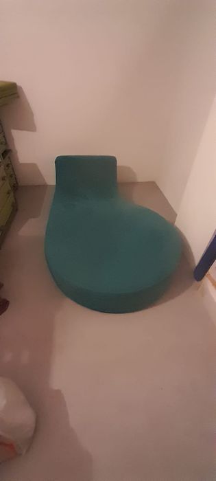 Divã azul turquesa/petróleo