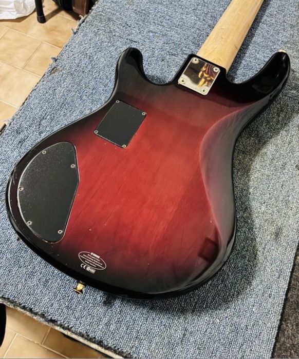Baixo Yamaha BB 605
