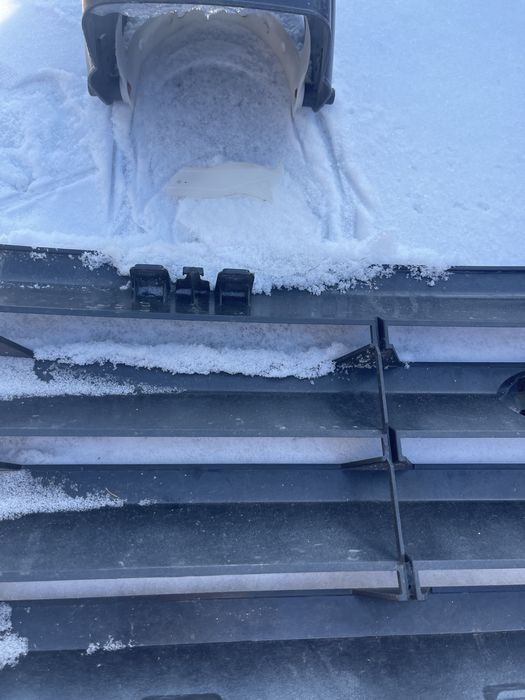 Продам решетку радиатора на Рендж ровер л322 2008 год ресисалинг