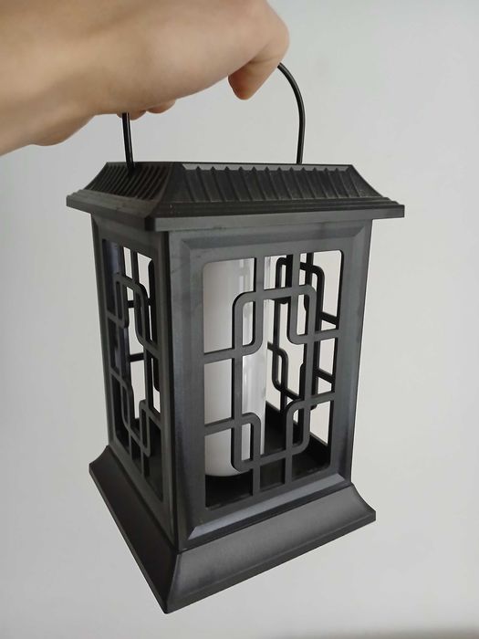 Lampa solarna ogrodowa