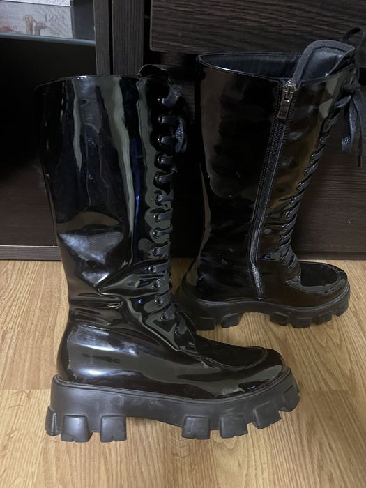 Сапоги лаковые осень