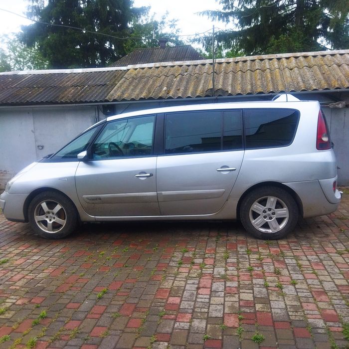 Семимісний мінівен