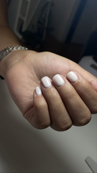 Unhas de gel bem feitas
