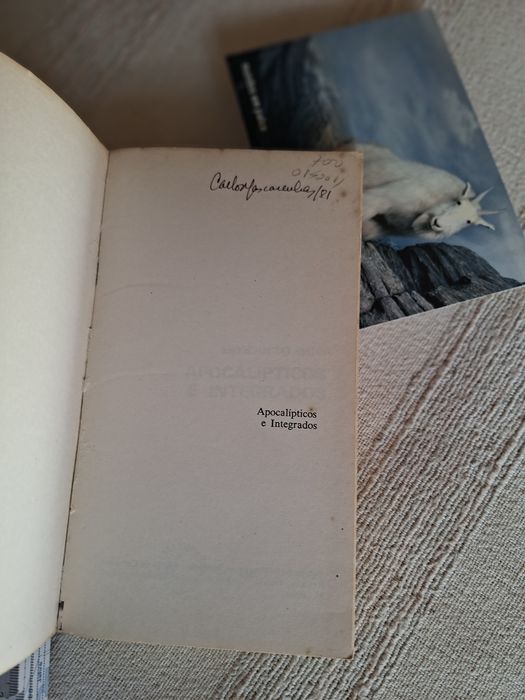 Umberto Eco Apocalipticos e Integrados