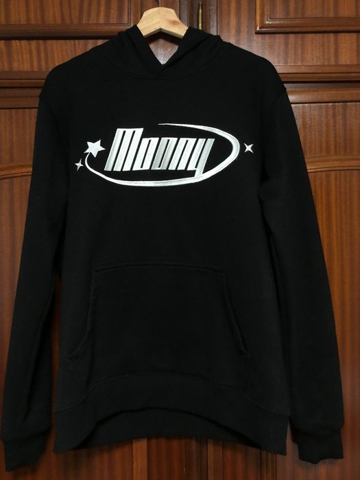 Sweat moony - up The moon