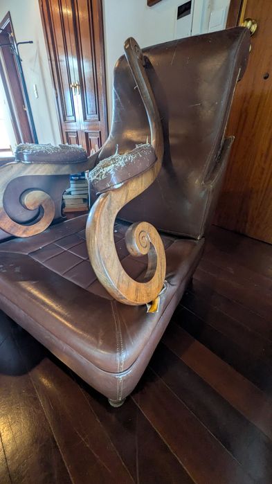 Lote 5 Cadeirões Art Déco em Pele – 3 em Estado normal + 2 para Restauro