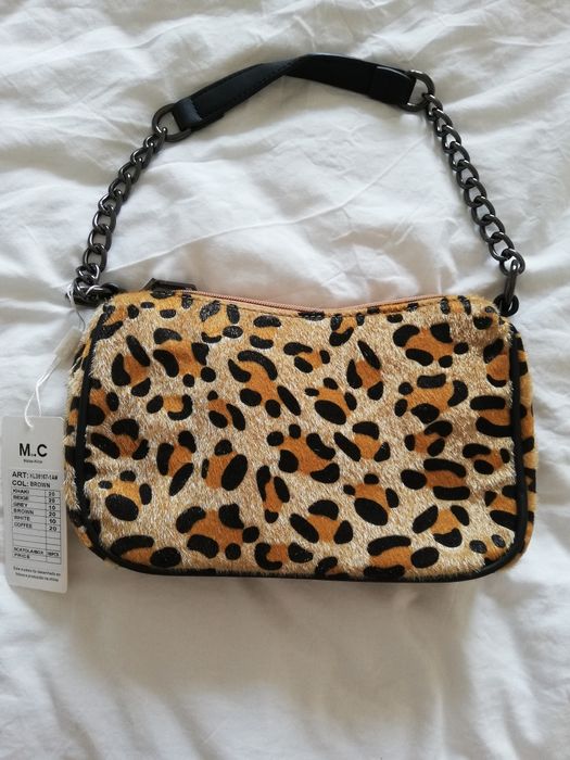 Mala com padrão leopardo