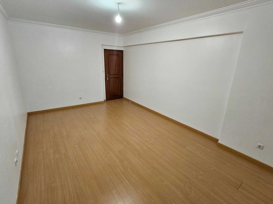 Apartamento Queluz T1+1 - Pronto a habitar