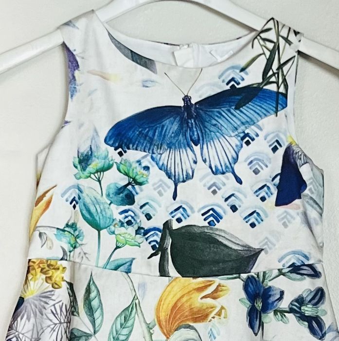 Vestido de festa floral sem mangas branco cru