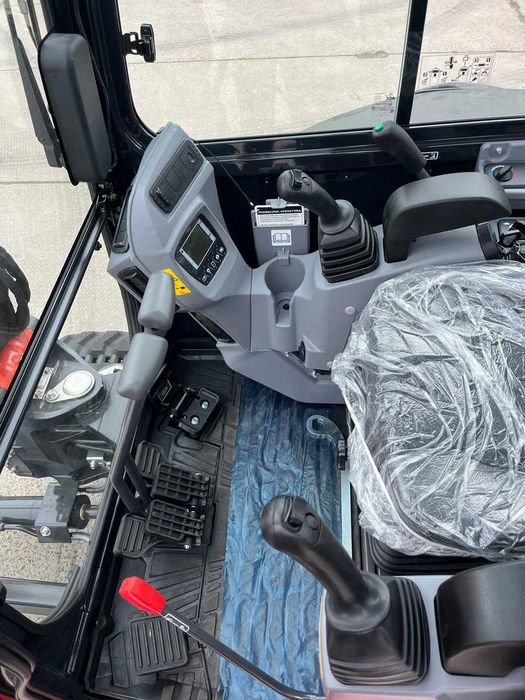 Новий міні екскаватор Kubota KX037-4