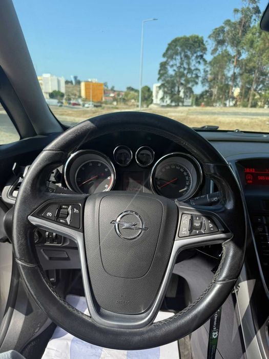 Carro Opel Astra