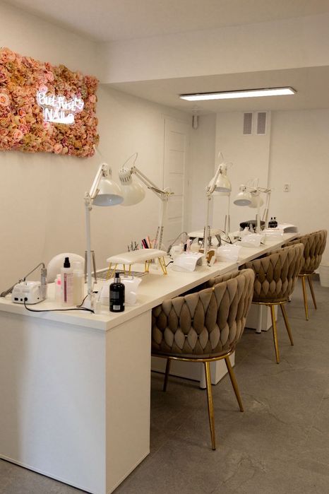 Stanowisko stylizacji paznokci Lokal usługowy