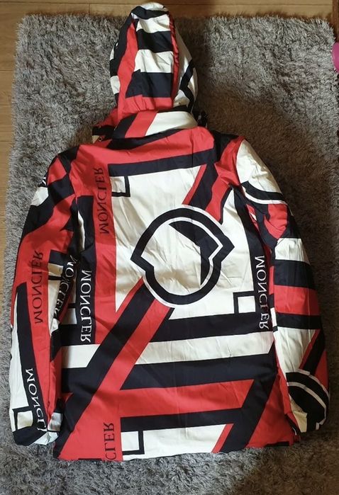 Moncler Edicao Lda
