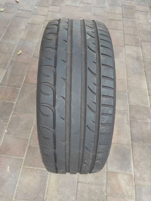 Шини з дисками на Volkswagen Passat 235x45xR18 98W STRIAL UHP