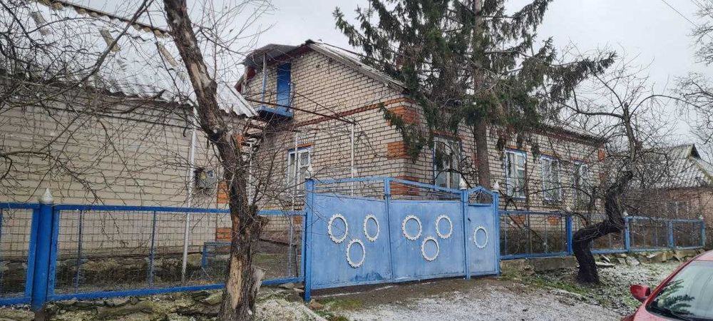 Продаж будинку з меблями