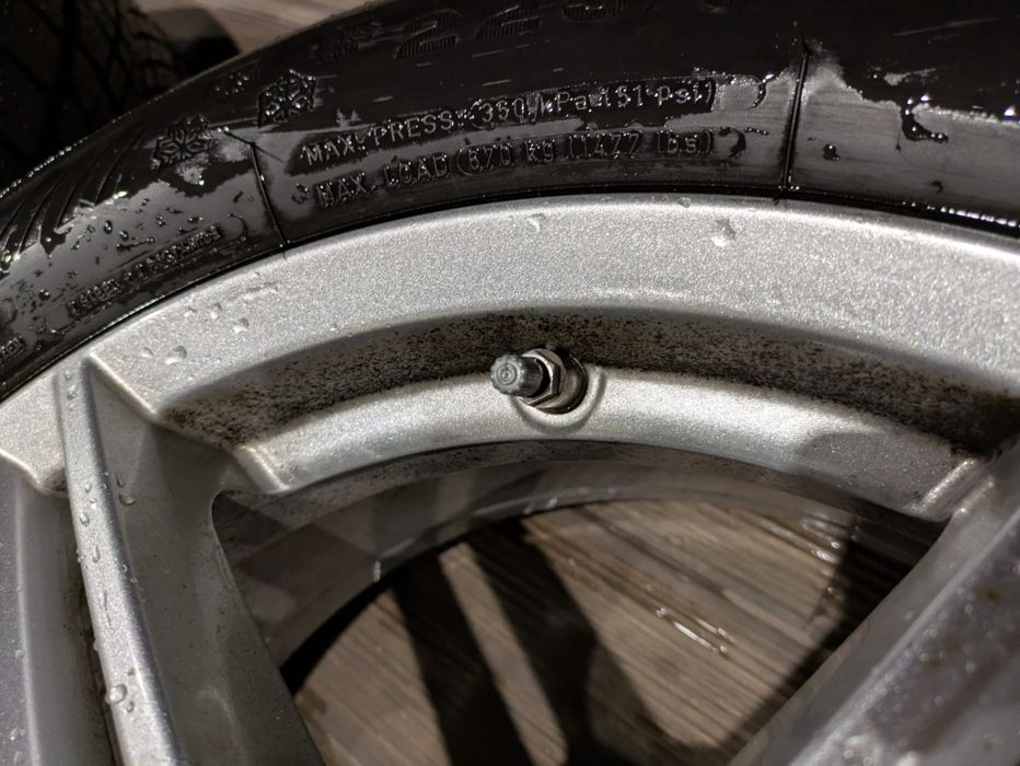 Jantes 17'' c/ Pneu Dunlop Inverno (Compatível Mercedes W204)
