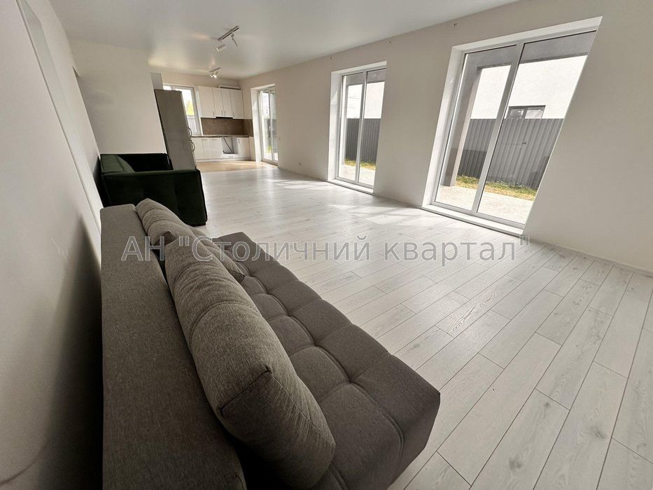 Продаж будинку з ремонтом та меблями у с. Гореничі