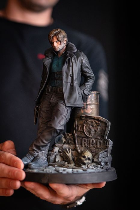 29 СМ / Фігурка Leon Kennedy Resident Evil Requiem статуетка