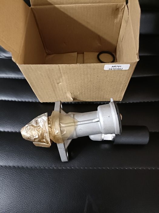 POMPKA PALIWA DO DEUTZ z pompką ręczną
 z pompką ręczną