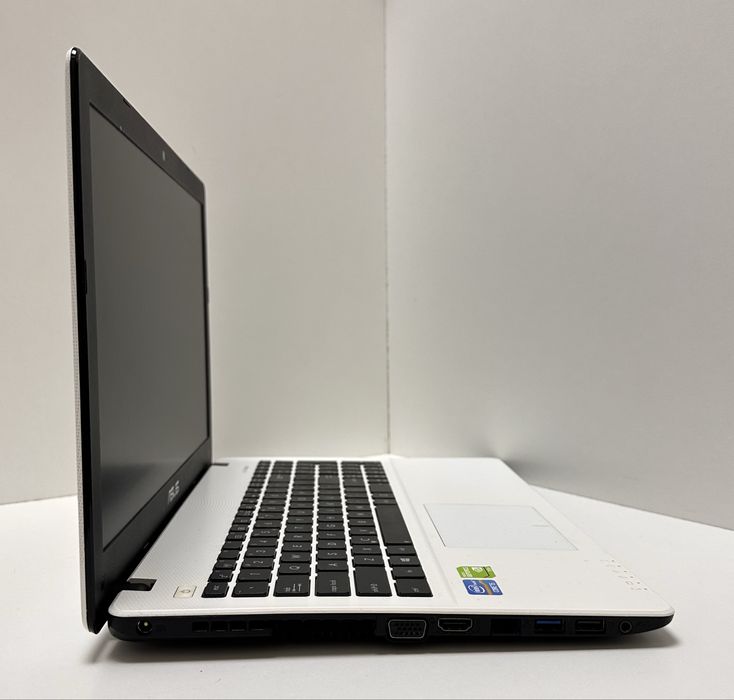 Asus x550c 15.6" 8/1000GB HDD Nvidia 720m 2GB новий акумулятор