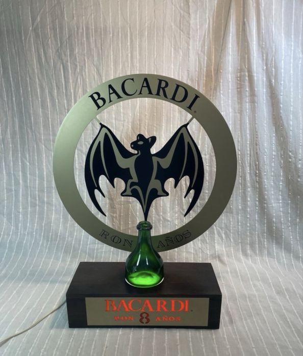 Luminoso Bacardi