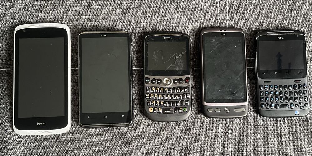 Лот телефонів HTC (5 шт)