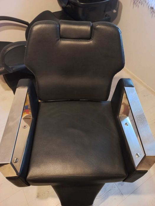 Fotel barberski w super stanie