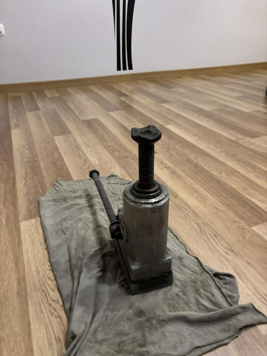 Podnośnik Stan bardzo dobry