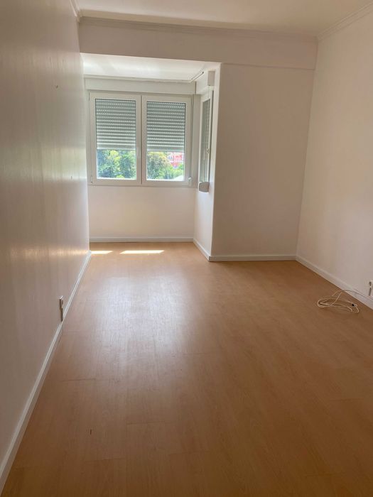 Apartamento T1 remodelado Benfica São Domingos