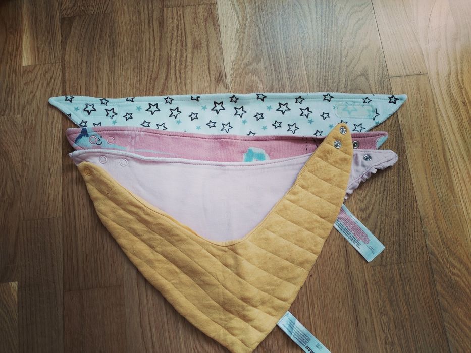 Слюнявчик дитячий