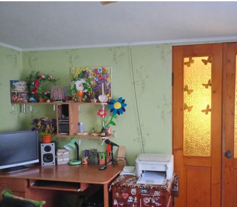 Продається частина будинку , Критий ринок