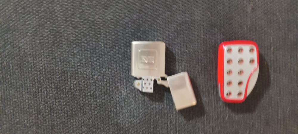 2 isqueiros gas recarregaveis classicos