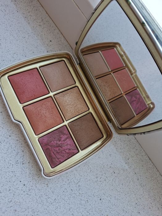 Hourglass Ambient Lighting Edit Unlocked -Swan