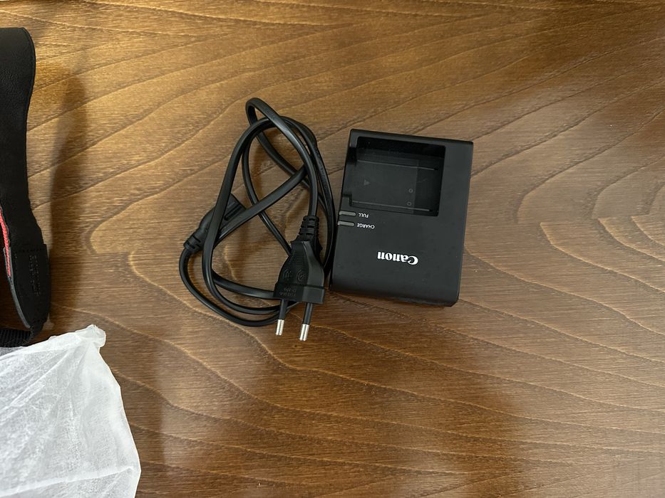 Canon EOS 2000D EF-S 18-55 IS II KIT