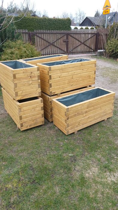 Donica drewniana z drewna donica na wymiar