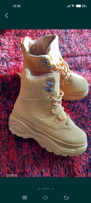 Botas bege novas