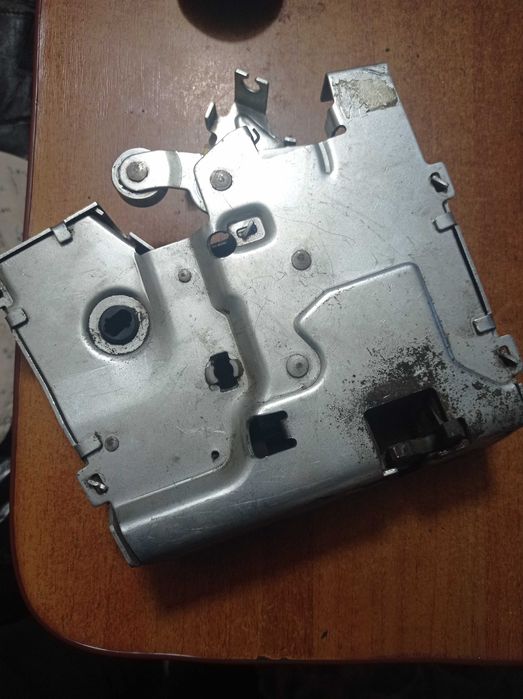 2T14 V264A32 AJ замок раздвижной двери форд транзит коннект