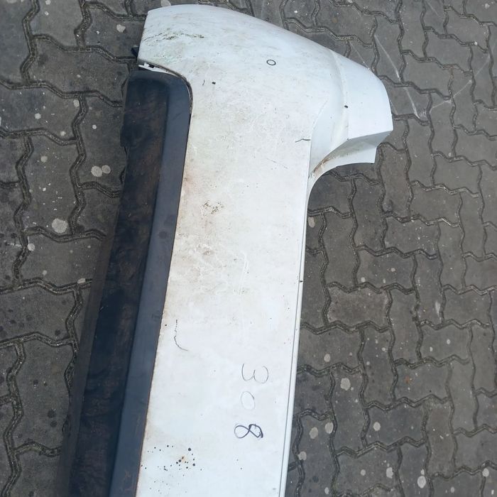 Para choques tras peugeot 308. 9677960477