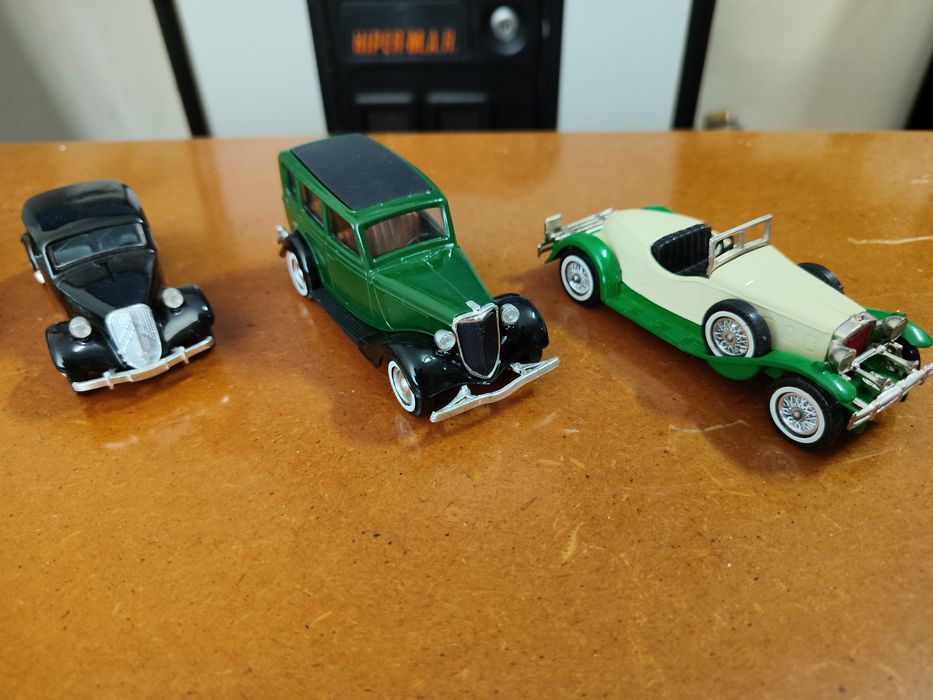 5 Carros Clássicos em Miniatura - Coleção