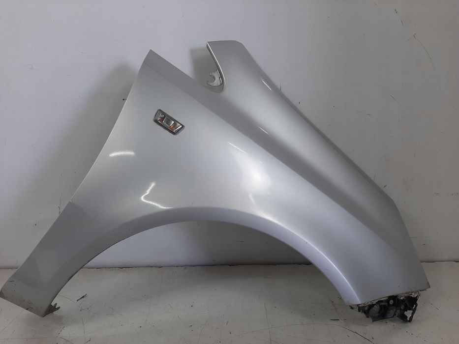 opel corsa d 1.0 12v 3d 06r blotnik prawy przod kod z157
