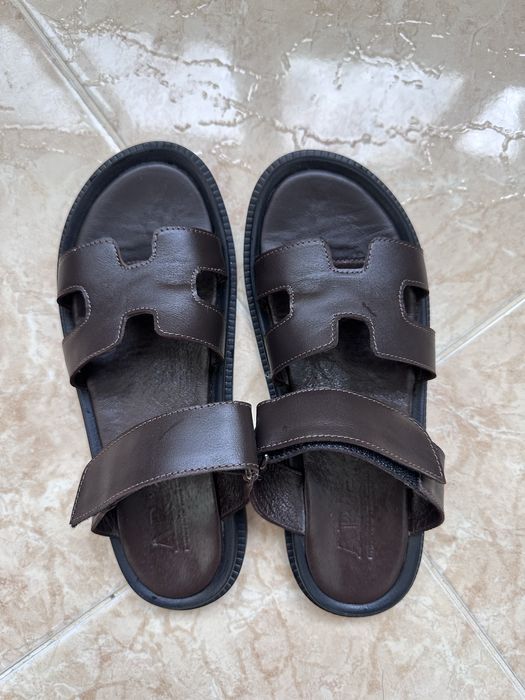 Шкіряні жіночі шльопанці Arietti